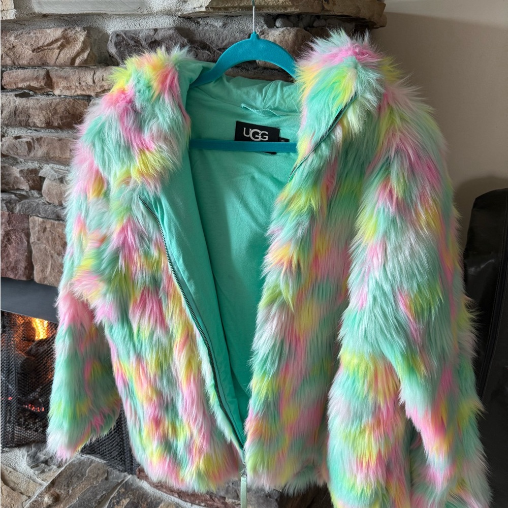 UGG Women’s ' Pastel Faux Fur Jacket - Picture 2 of 7